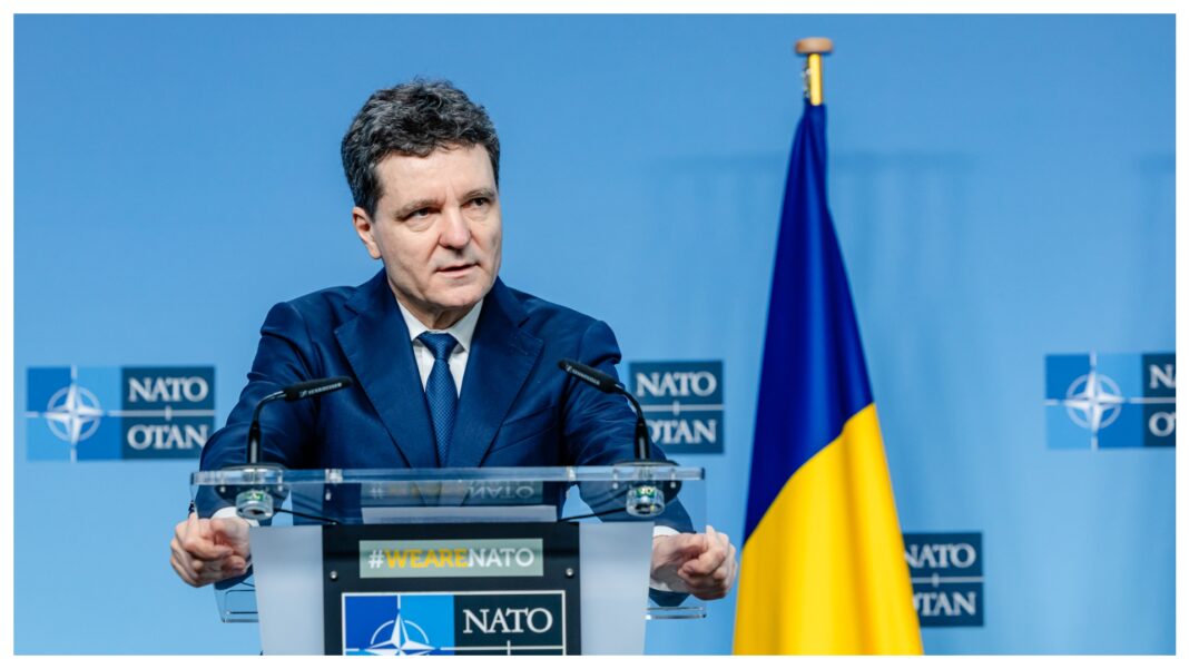 Mesajele transmise de Nicușor Dan și Ilie Bolojan, după moartea lui Mircea Lucescu